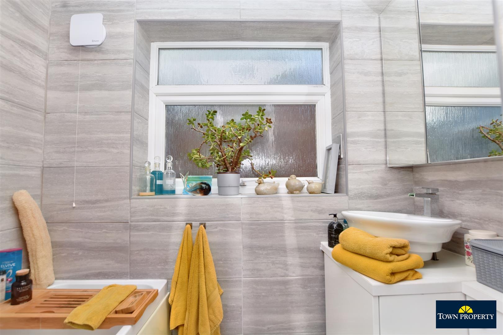 Property Details for Selmeston Road Eastbourne East Sussex BN21 2TH